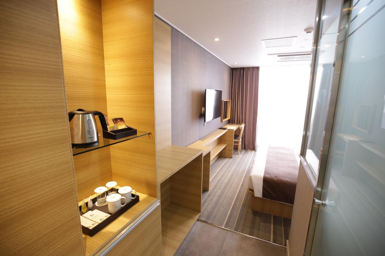 Honors Hotel Hwaseong Exterior photo